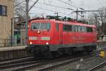 Am 6.Dezember 2025 setzt sich DB 111 158 vor ein Sonderzug in Venlo, der von einen Dampflok gezogen worden ist. Leider kann der betroffener Dampflok mangels DB-Sicherungsausrüstung nicht in Deutschland fahren und deswegen wurde ein Lokwechsel in Venlo benötigt.