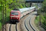 120 103-7 mit IC auf der Geislinger Steige am 06.05.2011.
