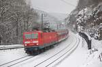 143 347 mit Nahverkehrszug auf der Geislinger Steige am 13.02.2009.