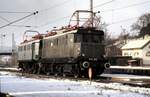 E 75 09 und E 44 002 in Ulm-Söflingen am 04.01.1987.