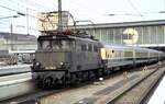 144 096-5 mit IC zur Überstellung in die Abstellgruppe im Münchner Hbf am 25.04.1982.