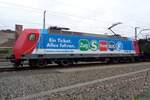 Die neue Werbelok von DB und VVO: 146 017 steht am 8 April 2017 in Dresden-Altstadt.