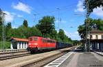 Railion DB Logistics 151 071-8 mit einem G�terzug Richtung Rosenheim, KBS 950 M�nchen - Kufstein, fotografiert bei der Durchfahrt Bhf.