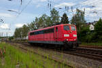 Nach getaner Nachschiebearbeit fährt die an die DB Cargo AG vermietete Railpool 151 053-6 (91 80 6151 053-6 D-Rpool) am 21 Mai 2024 vom Rbf Kreuztal in den Abstellbereich.