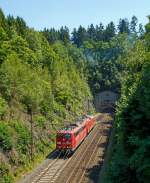   Genau 100 Jahre nach Fertigstellung kommen sie aus dem Tunnel....