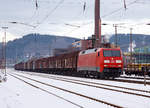   Die 152 0081-6 (91 80 6152 081-6 D-DB) der DB Cargo Deutschland AG fährt am 28.01.2017 mit eine Coil-Güterzug (6-achsigen Drehgestellflachwagen der Gattung Sahimms 900 bzw.