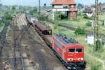 Am 26 Mai 2007 durchfahrt 155 191 mit deren Mischguterzug Halle (Saale) Gbf.