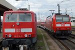 DB: Die Re 181 218-9 auf den n�chsten Einsatz wartend und die Re 146 111-0 mit ihrem RE nach Offenburg in Basel Badischer Bahnhof am 15.