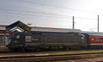   Die MRCE Dispolok ES 64 U2-001 182 501-7 als Schublok von einem Nahverkehrszug im Bahnhof Eisennach am 24.08.2013.