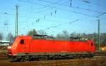 185 155-9 abgestellt am 30.01.2011 in Gie�en, aufgenommen aus fahrendem Zug.