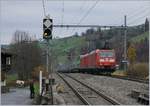 Bei Mülenen begegneten mir diese zwei DB 185 mit einem Güterzug Richtung Süden.