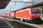 Am 6 Juni 2015 schiebt 185 100 ein Winner-KLV aus Erstfeld aus.
