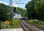 Die 185 502 (91 80 6185 502-2 D-BRLL), ex 185-CL 002 der Beacon Rail Leasing S.� r.l. (Luxembourg) f�hrt am 09 Juni 2026 mit einem KLV-Zug durch den Bahnhof Kirchen/Sieg in Richtung Siegen. 

Die TRAXX F140 AC1 wurde 2001 bei Bombardier in Kassel unter der Fabriknummer 33452 gebaut.