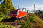 Die 185 055-1 (91 80 6185 055-1 D-DB) der DB Cargo auf Tfzf (Triebfahrzeugfahrt) am 19.09.2018 durch den Hauptbahnhof Brandenburg an der Havel.

Die TRAXX F140 AC1 wurde 2001 von der Bombardier Transportation GmbH in Kassel unter der Fabriknummer 33463 gebaut.
