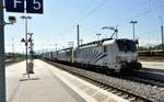 Siemens Vectron Lokomotion Nr.770 (91 80 6193 770-5 D-LM) und Lokomotion 189 912 mit Walther Sattelaufliegerzug in Rosenheim am 12.08.2022.
