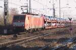 Mit der GEFOC-Autozug durchfahrt am 14 Dezember 2022 DBC 189 079 Emmerich nach Vlissingen in die Niederl�nde.