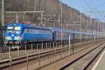 CD 193 292 hält mit ein EC nach Prag am 8 April 2018 in Bad Schandau.