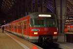   Zwei gekuppelte ET 420 (der Vordere bestehend aus 420 782-5 / 421 282-5 / 420 282-6) steht am 28.09.2012 im Hbf Frankfurt am Main.