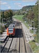 Der DB ET 426 014-7 beim Halt in Bietingen auf der Fahrt nach Singen.