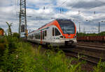 Der vierteilige Stadler FLRIT 408 (94 80 0428 142-4 D-VIAS ff.) der VIAS Rail GmbH (Michelstadt) f�hrt 18. Juni 2017, als „RheingauLinie“ RB10/SE10 von Neuwied �ber Koblenz Hbf und Wiesbaden Hbf nach Frankfurt (Main) Hbf, durch Koblenz-L�tzel in Richtung Koblenz Hbf.

Der vierteilige FLRIT wurde 2010 von der Stadler Pankow GmbH in Berlin-Pankow unter den Fabriknummer 38730 bis 38734 und an die Deutsche Mobilien Leasing in Bad Homburg geliefert die der eigentliche Eigent�mer ist und an die VIAS vermeitet.

Technische Merkmale von den FLIRT:
• Volle Durchg�ngigkeit des Fahrgastraumes, stufenlos begehbar
• Niederfluranteil > 90 %
• Gro�z�gig gestaltete Multifunktionsabteile in allen Einstiegsbereichen
• 4 Einstiegst�ren pro Seite beim Vierteiler, gleichm��ig angeordnet, geringer Spalt zum Bahnsteig
• Barrierefreies, geschlossenes WC-System
• Luftgefederte Trieb- und Laufdrehgestelle
• Redundante Antriebsausr�stung mit wassergek�hlten IGBTStromrichtern
• Vielfachsteuerung bis zu 3 Fahrzeuge
• Elektrische Spalt�berbr�ckung reduziert den Spalt zwischen Bahnsteig und Fahrzeug.

TECHNISCHE DATEN:
Spurweite: 1.435 mm (Normalspur)
Achsanordnung: Bo’ 2’ 2’ 2’ Bo’
Speisespannung: 15 kV, 16 2/3 Hz
Anzahl der Fahrzeuge: 14
Inbetriebsetzung: 2010
Sitzpl�tze: 1. Kl. 16 / 2. Kl. 176
Klappsitze: 38
Stehpl�tze: 196
Fu�bodenh�he: Niederflur am Einstieg 600 mm / Hochflur 1.120 mm
Einstiegsbreite: 1.300 mm
L�nge �ber Kupplung: 74.278 mm
Fahrzeugbreite: 2.880 mm
Fahrzeugh�he: 4.273 mm
Achsabstand im Drehgestell: 2.700 mm
Triebraddurchmesser: 870/800 mm (neu/abgenutzt)
Laufraddurchmesser: 750/690 mm (neu/abgenutzt)
Dauerleistung am Rad: 4 x 500 kW = 2.000 kW
Max. Leistung am Rad: 4 x 650 KW = 2.600 kW
Traktionsantrieb (Motor und Getriebe): von TSA - Traktionssysteme Austria GmbH (Wiener Neudorf)
Anzahl der Motoren: 4 fremdbel�ftet, luftgek�hlte TSA-Drehstrommotore
Traktionsmotoren: TSA Typ TMF 59-39-4, Motorgewicht ca. 1.140 kg/Motor.
Getriebe: zweistufiges Stirnradgetriebe f�r einen halbabgefederten Antrieb, Getriebegeh�use mit oberer Abdeckung von TAS, Typ GMH 2-43-595A. Verbindung Motor zu Getriebe �ber Membrankupplung, Verbindung Getriebe zur Radsatzwelle �ber Keilpaketkupplung (doppelkardanisch). Gesamtgewicht inkl. Kupplungen ca. 850 kg/Getriebe. Getriebe�bersetzung 1:4,25
Anfahrzugkraft baulich bis 55 km/h: 200 kN
Max. Beschleunigung bis 80 km/h: 1,06 m/s�
H�chstgeschwindigkeit: 160 km/h
