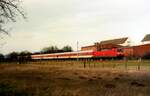In Pattburg/Padborg wurde der Zug von der DB 120 112 übernommen, hier in Harrislee Nord
11.02.2005 