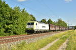 186 157 mit Schiebewandwagen durch Th�ngersheim gen Gem�nden fahrend am 7.6.2026