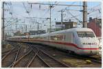 Der ICE 2 - Triebzug (Intercity-Express, zweite Generation) Tz 236 -   J�terbog , mit Triebkopf 402 036-8 am 28.04.2013 bei der Einfahrt in den Hbf K�ln.