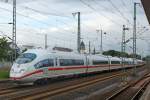   Der ICE 3M,  Tz 4611  Düsseldorf  (BR 406) fährt am 29.08.2014 durch den Bf Troisdorf in Richtung Siegburg.