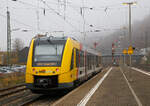 Das Signal steht auf Signal Hp 2 „Langsamfahrt“ so f�hrt nun der VT 501 (95 80 1648 101-1 D-HEB / 95 80 1648 601-0 D-HEB) ein Dieseltriebzug vom Typ Alstom Coradia LINT 41 der neuen