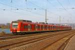   Zwei gekuppelte ET 425 erreichen am 23.11.2014 als RE 8  Rhein-Erft-Express  (Mönchengladbach - Köln - Koblenz) den Bahnhof Koblenz-Ehrenbreitstein.