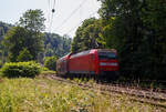 Steuerwagen voraus verlässt der RE 9 rsx - Rhein-Sieg-Express (Siegen – Köln – Aachen) am Freitag den 13 Juni 2025 den Bahnhof Kirchen/Sieg.