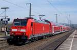 DB: RE Offenburg-Basel Badischer Bahnhof mit der 146 230-8 Radolfzell beim letzten Zwischenhalt in Weil am Rhein am 10.