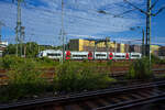 Bei Düsseldorf begegnet unserem IC am 24 Juni 2025 der VT 111 (95 80 0609 111-9 D-REGIO, ein Integral S5D95, der Regiobahn / Regionale Bahngesellschaft