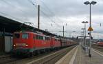 Die 140 789-9 und eine weitere 140er der DB Schenker Rail in Doppeltraktion mit CIL 48700 von Gro�krotzenburg nach Rotterdam Maasvlakte Oost ein leerer Kohlenzug (Selbsentladewagen), hier durchf�hrt
