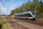 Der für die VIAS Rail GmbH fahrende 2-teilige Stadler FLIRT VIAS ET 221108 „Mein Wohlfühlzug“ (94 80 0426 107-9 D-VIASR / 94 80 0826 107-5 D-VIASR), zeitweise auch VIAS ET 22-11-08, ex DB 426 107-9 / 826 107-5, ex Abellio Rail NRW - ET 22 2108, fährt am 07 September 2024, als RB 91  Ruhr-Sieg-Bahn  von Siegen Hbf nach Hagen Hbf, durch Kreuztal und erreicht bald den Bahnhof Kreuztal.

Nach der Insolvenz der Abellio Rail NRW GmbH übernahm, zunächst per Direktvergabe wieder die DB Regio den Verkehr auf der Strecke bis Dezember 2023, seit dem Fahrplanwechsel im Dezember 2023 hat nun nach regulärer Vergabe schließlich die VIAS Rail GmbH den Schienenpersonennahverkehr (RE 16 / RB 91) bis Dezember 2034 übernommen. VIAS Rail ist ein 100 %iges Tochterunternehmen der R.A.T.H.-Gruppe. Wobei die Triebzüge weiterhin der CBRail Leasing s.à.r.l. (Luxembourg) gehören und nun weiter von der VIAS Rail GmbH geleast sind.

Dieser Triebzug wurde 2007 von Stadler Pankow GmbH in Berlin unter den Fabriknummer 37651 gebaut.