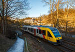   Der VT 254 (95 80 0648 154-2 D-HEB / 95 80 0648 654-1 D-HEB), ein Alstom Coradia LINT 41 der HLB (Hessische Landesbahn), fährt am 27.02.2018 von Kirchen/Sieg, als RB 90  Westerwald-Sieg-Bahn 