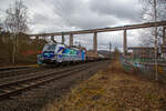 Die an die RTB Cargo GmbH vermietete SIEMENS Vectron AC – 193 810-9 „Salzburg“ (91 80 6193 810-9 D-Rpool) der Railpool GmbH (M�nchen), f�hrt am 22.03.2021 mit einem Kesselwagenzug