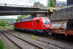 Die 187 186 (91 80 6187 186-2 D-DB) der DB Cargo AG f�hrt am 08 Mai 2026 mit einem Warmband-Coilzug durch Kirchen/Sieg in Richtung Siegen bzw.