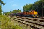 W�hrend ein Stadler GTW 2/6 der Hellertalbahn aus Betzdorf kommend den am 08.09.2014 den Bahnhof Herdorf erreicht hat, macht sich die Lok 44 (92 80 1271 004-4 D-KSW) eine  MaK G 1000 BB der Kreisbahn