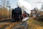   Die 50 3501-9 des Meininger Dampflokwerkes, ex DR 50 3501-9, ex DR 50 380, fährt am 25.03.2018 mit einem Dampfsonderzug der Eisenbahnfreunde Treysa e.V.