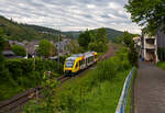 Der VT 210 (95 80 0640 110-2 D-HEB), ein Alstom Coradia LINT 27 der HLB (Hessische Landesbahn), ex Vectus VT 210, verlässt am 15 Mai 2024 als RB 96 „Hellertalbahn“