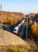   Ein in Richtung K�ln fahrender ICE 3M (BR 406) der Niederl�ndischen Eisenbahnen (Nederlandse Spoorwegen N.V.) verschwindet bald mit ca.