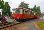 Die Triebwagen der Oberwei�bacher Bergbahn DB 479 201-6 und DB 479 203-2 sind am 24.08.2013 gerade vom Bergbahnhof Lichtenhain  nach Cursdorf losgefahren, diese Triebwagen fahren hier auf der