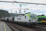Captrain 193 784 zieht ein Getreidezug durch Decin hl.n.
