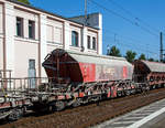 Gedeckte Sch�ttgutwagen mit schlagartiger Schwerkraft-Mittenentladung, mechanischem Klappenverschlusssystem und vier Rads�tzen, der Gattung Taoos-z 894, UIC 31 80 0695 627-6 D-DB, der DB Cargo AG am