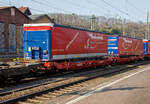 Sechsachsiger Gelenk-Taschenwagen (Doppeltaschenwagen in Gelenkbauart vom Typ T3000e), 31 80 4993 646-7 D-DB der Gattung Sdggmrs 738.1, der DB Cargo AG, beladen mit Sattelanh�ngern, am 25.03.2022 im