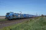 Bei St.H�lfe passiert der LKW Walterzug mit EGP 192 102 der Fotograf am 23 April 2026.
