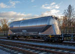 4-achsiger Drehgestell-Staubgutwagen (82 m� Silowaggon) 37 80 D-GATXD 9327 870-3 der Gattung Uacns, der GATX Rail Germany GmbH abgestellt am 02.01.2019 bei Schaefer Kalk in Runkel-Steeden.