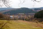   Ein Alstom Coradia LINT 27 der HLB (Hessische Landesbahn) fährt als RB 95  Sieg-Dill-Bahn  Siegen - Dillenburg am 19.03.2016 über den Rudersdorfer Viadukt in Richtung Dillenburg.