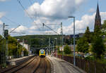 Der VT 263 (95 80 0648 163-3 D-HEB / 95 80 0648 663-2 D-HEB) ein Alstom Coradia LINT 41 der HLB (Hessische Landesbahn), hat am 21.08.2021, als RB 93  Rothaarbahn  (Betzdorf - Siegen - Kreuztal - Bad